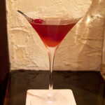 バー アトリウムギンザ - みたらし団子のようなカクテルを飲みたい…とお願いしたら、その答えはスタンダードの「マンハッタン」