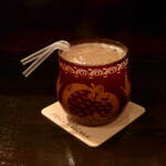 バー アトリウムギンザ - 旬のカクテル「紅玉」。よく見ると、グラスにもりんごの柄が！