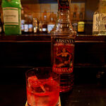 バー アトリウムギンザ - スペイン産アブサン「ツジョン・デリリウム」。このラベルみたいな女性、ちょっと好み（笑）