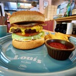 Louis Hamburger Restaurant - ベーコンチーズバーガー