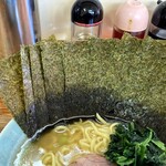 ラーメン六角家 - 海苔増しは7枚100円。