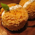 Fujiya 1935 - 気泡をたくさん含ませたトマトのパン1