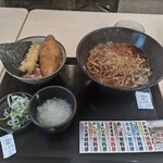 ゆで太郎 もつ次郎 - そばとのり弁セット 580円