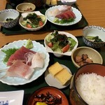 寿司食堂にしおか - 刺身定食   1650円(税込)