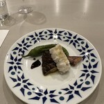 anchoa - ❻鱧の白焼き、ヤマドリダケ、万願寺唐辛子の炭火焼き、鱧の肝のソテー、シェリビネガーのソース。