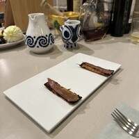 anchoa - ❶コカと呼ばれる野菜のピザ。
