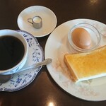 明日香 - 料理写真:モーニング バター半分、卵のみ コーヒー 