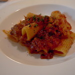 Italian cafe Radice - 隠岐牛のリガトーニ！ペコリーノをお好みで