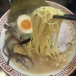 博多長浜らーめん 六角堂 - 麺