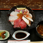 料理茶屋 魚志楼 - おまかせ海鮮丼 ¥2,200