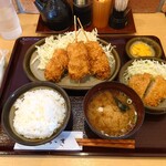 Tonkatsu Hararaki - 『串カツランチ』に、単品の『一口ヒレ』を添えて。税込 1,190円也。