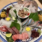 魚市 - 造り盛り合わせ1.5人前