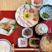対馬のどぐろとイカ活き造り 博多 魚蔵 都ホテル店 - 