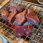 肉のいちのへ - 【2023年05月】レバテキ＠590円、焼いてます。