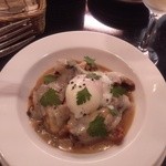 ル・ミストラル - 牡蠣のソテー　ラルド（豚の背脂塩漬け）＆温玉のせ