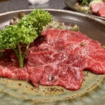 杏樹亭 岸根店 - 「本日の赤身ステーキタレ（￥1,800）」を薄切りにしてもらいました…