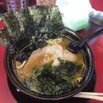 豚骨醤油ラーメン 王道家 - 