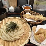 一滴八銭屋 - ■ざるうどん大盛＋かしわ天2個＋ちくわ天¥1,070