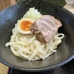 お昼と夜し - 【2023.9.2(土)】豚重ね汁うどん（麺1.5倍・400g）1,000円の麺