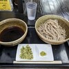 なぜ蕎麦にラー油を入れるのか。  富士店