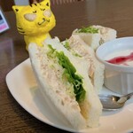 カフェ・ド・白亜 - ツナオニオンとごぼうサラダの、クリーミーサンド+200円