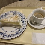 DOUTOR COFFEE - レモンムースケーキ　焦しメレンゲ仕立てとエスプレッソ