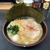 横浜家系ラーメン すずき家 - ラーメン800円麺硬め。海苔増し150円。