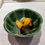 Kaneyoshi - あわび・椎茸の煮凝り雲丹のせ