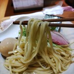 ジャパニーズ ラーメン 五感 - 麵リフト ♪