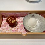 tcc 炉窯炭火焼Steak - あたは、レモンのシャーベットとティラミスを注文。レモンのシャーベットは想像以上に酸味が効いててスッキリ。お口直しにぴったりだった