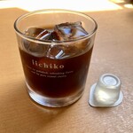 餃子酒場 - サービス？アイスコーヒー付き。