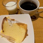 Murata Mitsui - シフォンケーキとコーヒー