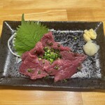 旨い馬肉とレモンサワー 銀邸酒場 - 馬肉の赤身