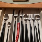 mieux restaurant - 席の引き出しを開けると....