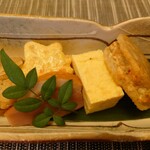 寿司 松岡 - ◯だし巻き卵
      甘さほんのりな出汁で優しい味わいとなっている
      
      ◯練り物
      人参などのサイコロ状の野菜入りで美味しい
      
      ◯お揚げ
      巾着の中に野菜が入ってて
      薄味な醤油出汁で煮られてて美味しい