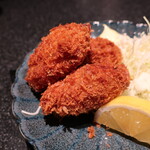 古美術茶亭 もちづき - 日替わり定食1,000円（小鉢2品、お椀、香の物つき）のカキフライ。