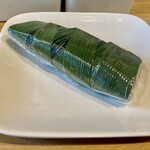 麺屋 丈六 - 天然の葉で巻かれた早寿司