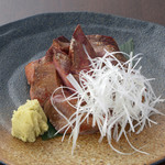 時分時 - 表面を軽くあぶり中はレアーにわさびorごま油で