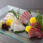 時分時 - 鮮度抜群！特におすすめは生マグロ舌にとろけます。