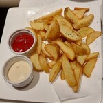 俺のフレンチ・イタリアン 青山 - ポテトアンチョビマヨネーズソース