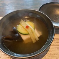 韻松亭 - お椀にはキクラゲも。