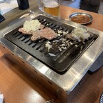 焼肉ホルモン大衆酒場 真 肉焼屋 - 