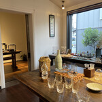 牡蠣と魚醤の店 いしり亭 - 繋がりのある作家さんや、能登の作家さんでセレクトされた作品