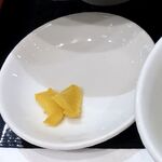 東方餃子坊 - たくあんアップ（笑）