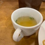 南海飯店 - やわらかい焼ソバのスープ