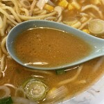 ラーメン 餃子 きたみ - みそラーメンのスープアップ