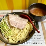 蔵仕込味噌らぁめん 味噌の巽や - 辛味噌つけ麺　　　930円