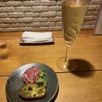 リトロボ - スパークリングワインとお通し