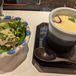 梅丘寿司の美登利総本店 - かにみそサラダと茶碗蒸し