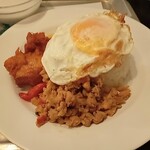 パクチー丸太町 - プーケットランチ　目玉焼きトッピング